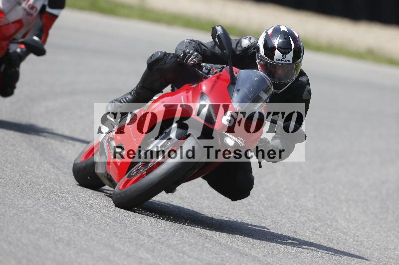 Archiv-2025/27 12.06.2025 Ducati Schweiz Trackday Warmup  ADR/blau-bleu/6